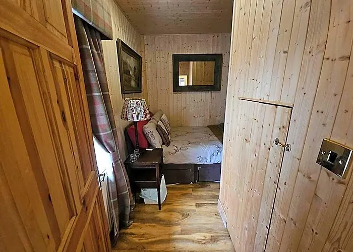 The West Highland Way Hotel And Campground Rooms And Pitches
